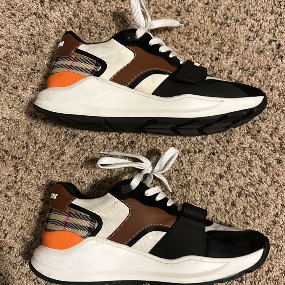Burberry sneakers - Picture 3 of 6